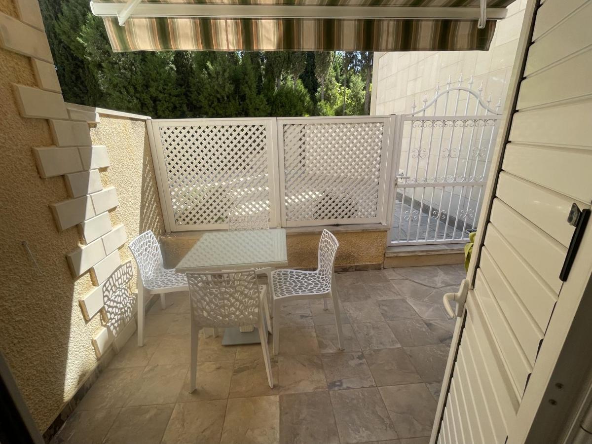 Nerina Apartment Paphos Bagian luar foto