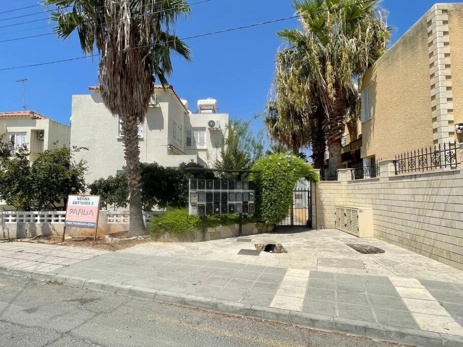 Nerina Apartment Paphos Bagian luar foto