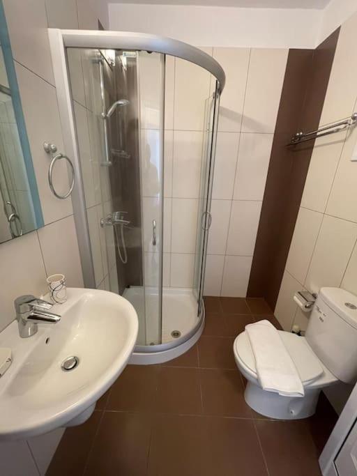 Nerina Apartment Paphos Bagian luar foto